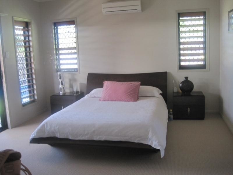 8 Puffer Court, Mount Louisa QLD 4814